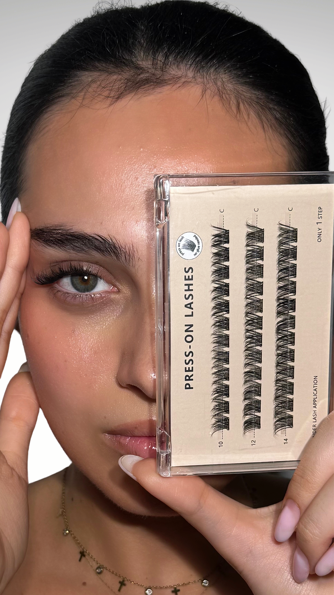 Faux cils œil de biche pré-collés